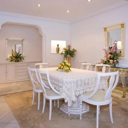 ヴィラ Exclusive El Messidor Puerto Banus